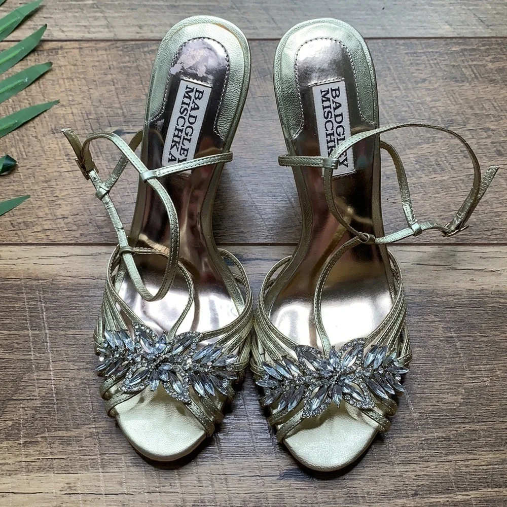 Badgley Mischka Jewel Ankel Strap Wedge Heels sz 6.5